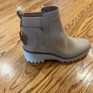 DOLCE VITA Beige/Tan Suede Booties!!